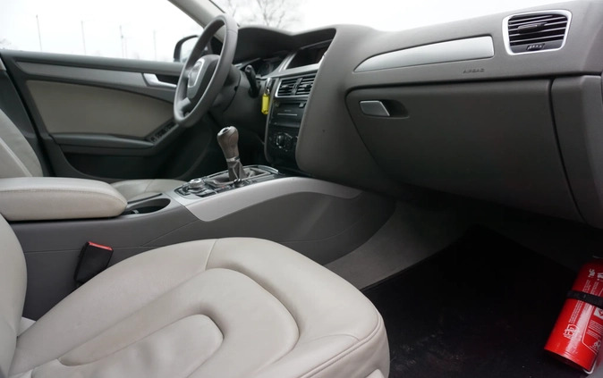 Audi A4 cena 35900 przebieg: 256000, rok produkcji 2011 z Gorzów Wielkopolski małe 232
